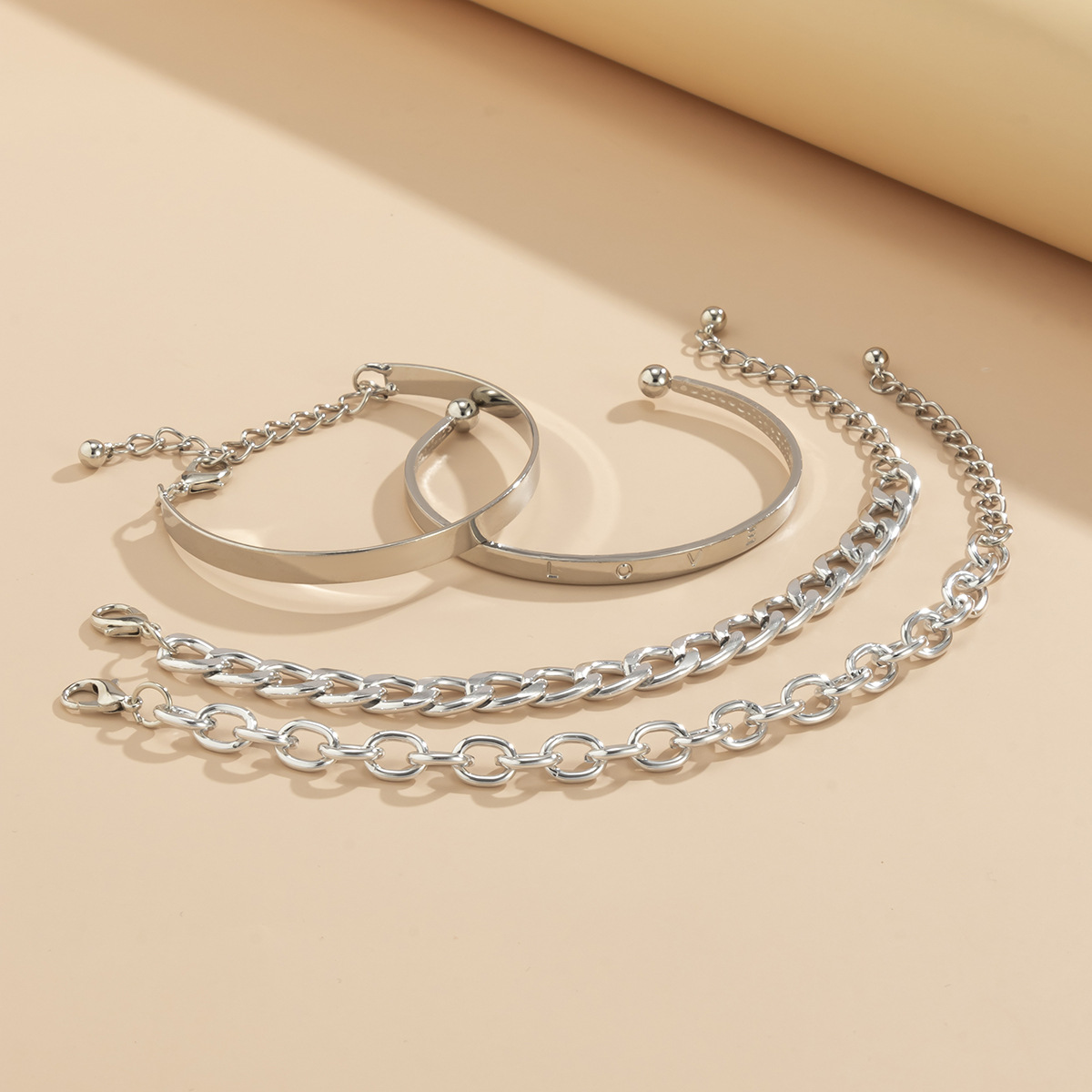 Sophie | Women's Delicate Bracelet | Elegant Link Bracelet featuring a minimalist, elegant design with linked elements, perfect for adding a refined touch to any outfit.