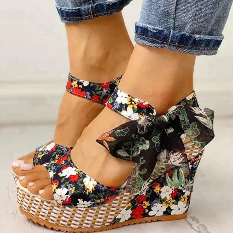 Velanora - Orthopedic Wedge Heels with Floral Pattern