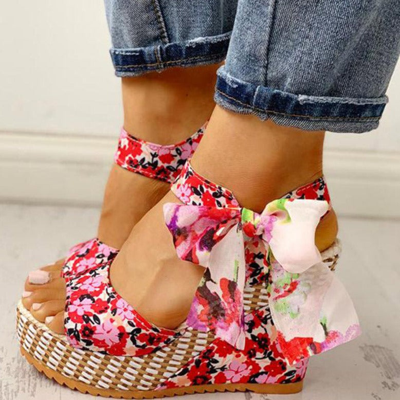 Velanora - Orthopedic Wedge Heels with Floral Pattern