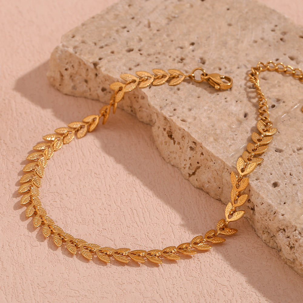 Close-up of a delicate link bracelet with a refined design, showcasing an elegant and timeless style for women.