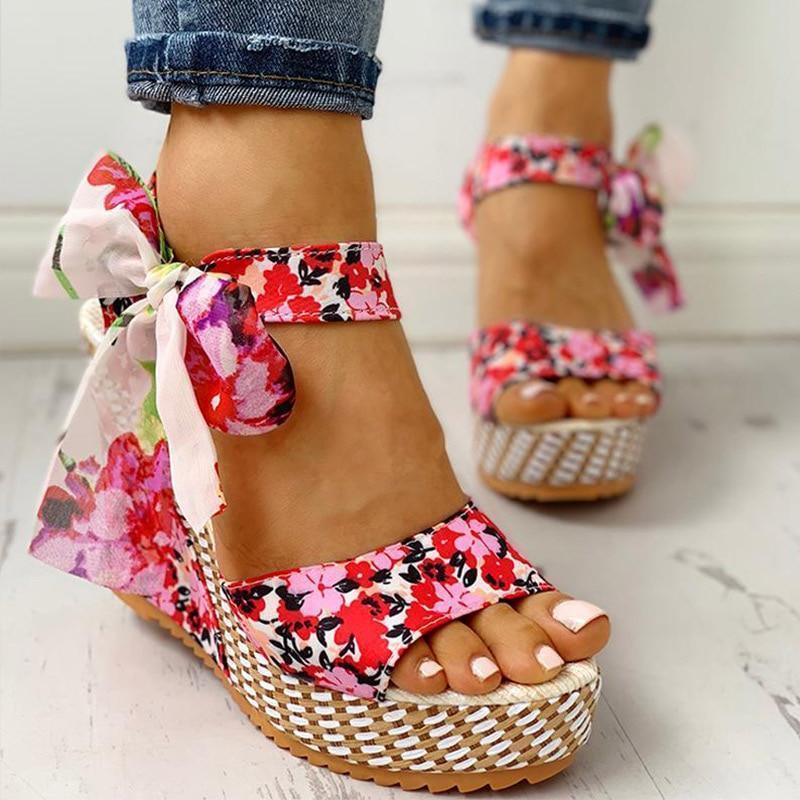Velanora - Orthopedic Wedge Heels with Floral Pattern