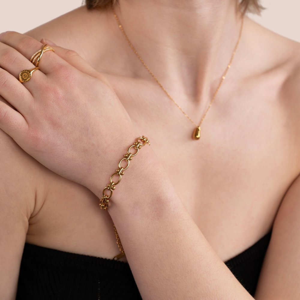 Close-up of the Isabella Women's Chain Bracelet showcasing its elegant design with intricate chain details. A timeless accessory perfect for adding sophistication to any outfit.