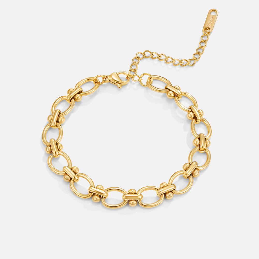 Close-up of the Isabella Women's Chain Bracelet showcasing its elegant design with intricate chain details. A timeless accessory perfect for adding sophistication to any outfit.