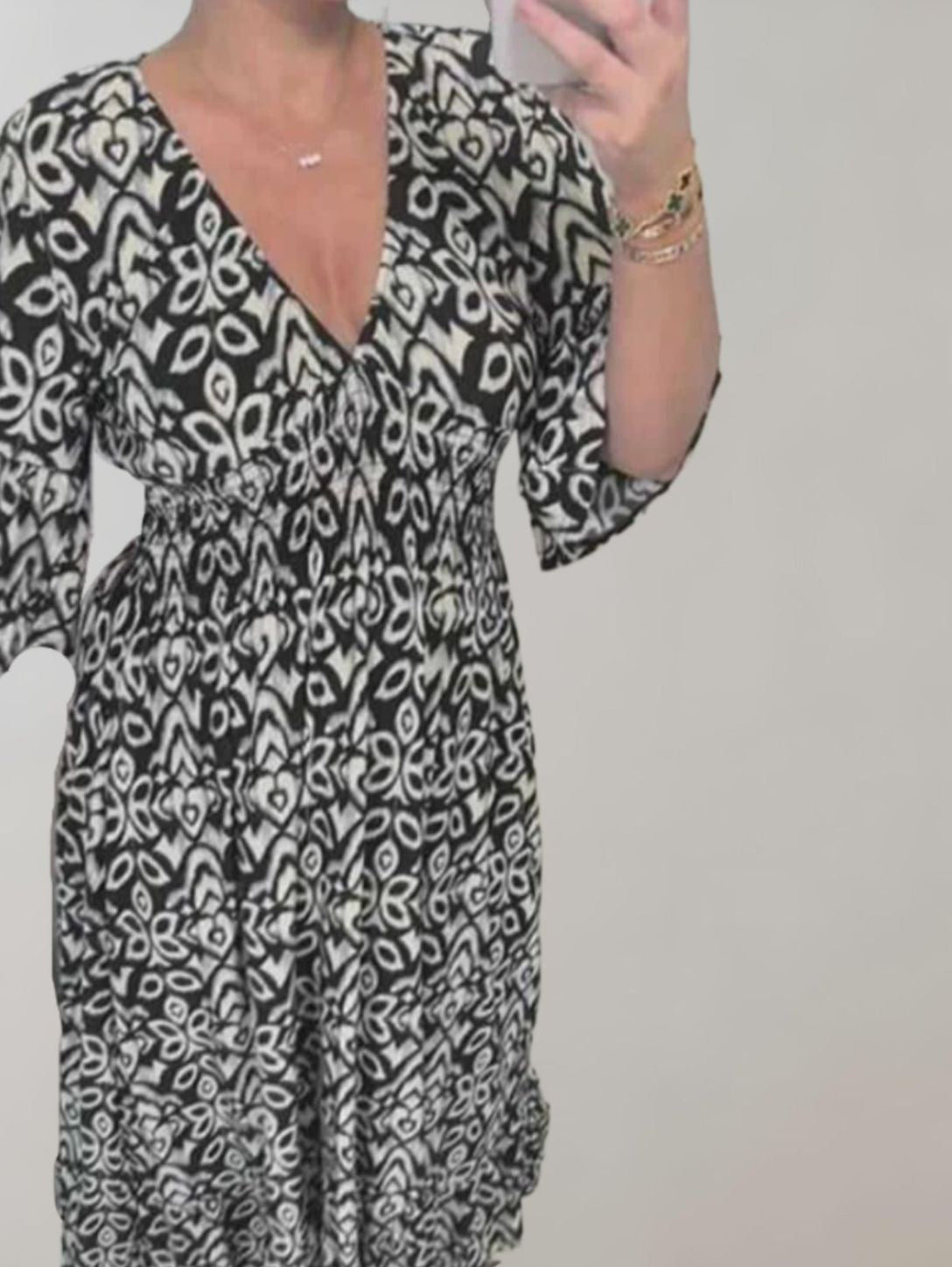 Mila - Elegant V-Neck Boho Dress