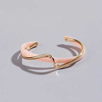 Mia Women's Graceful Bracelet featuring a delicate, timeless link design, ideal for elegant and everyday wear.