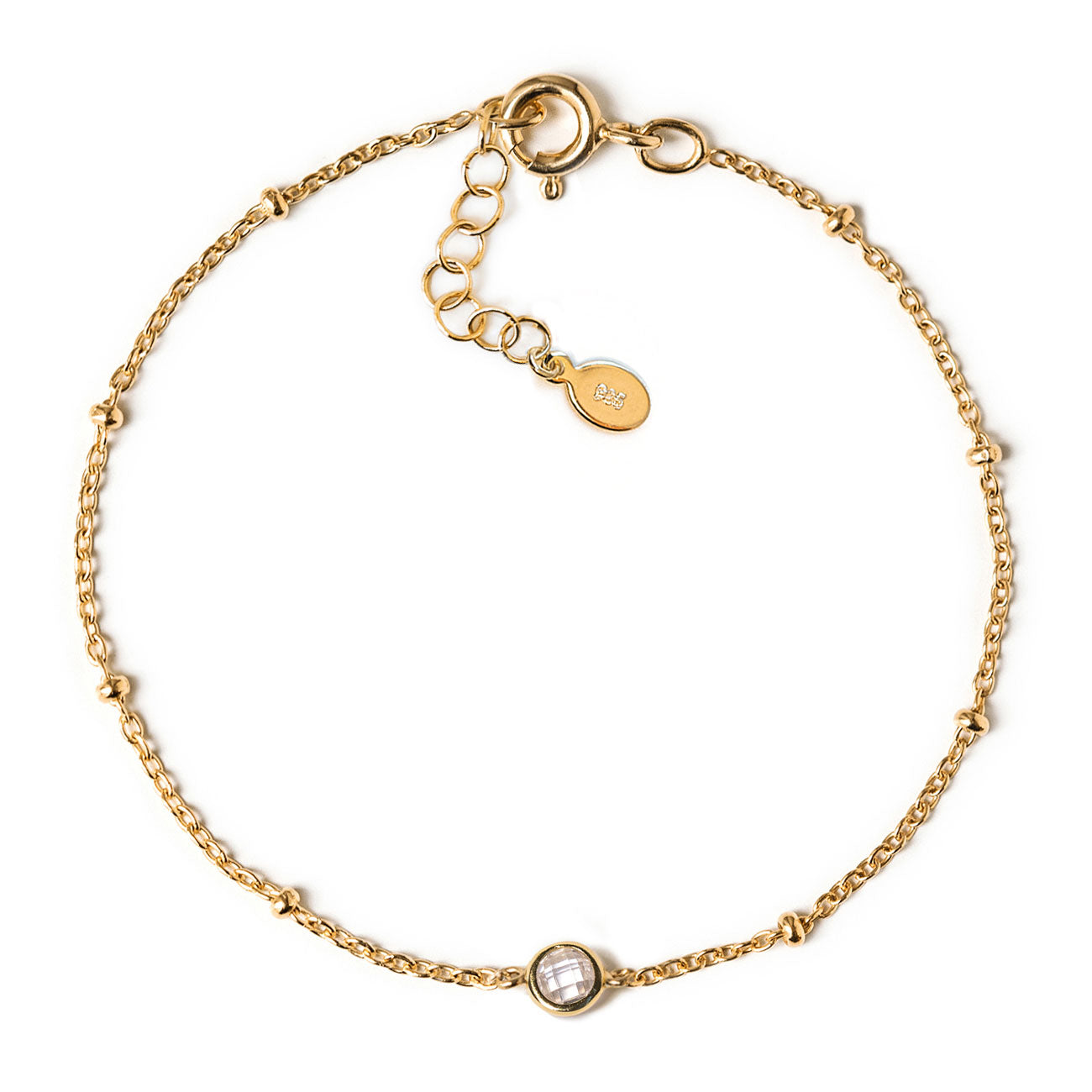 Close-up of the Lisa Women's Elegant Bracelet featuring a delicate and timeless link design, offering a refined and sophisticated accessory for any occasion.