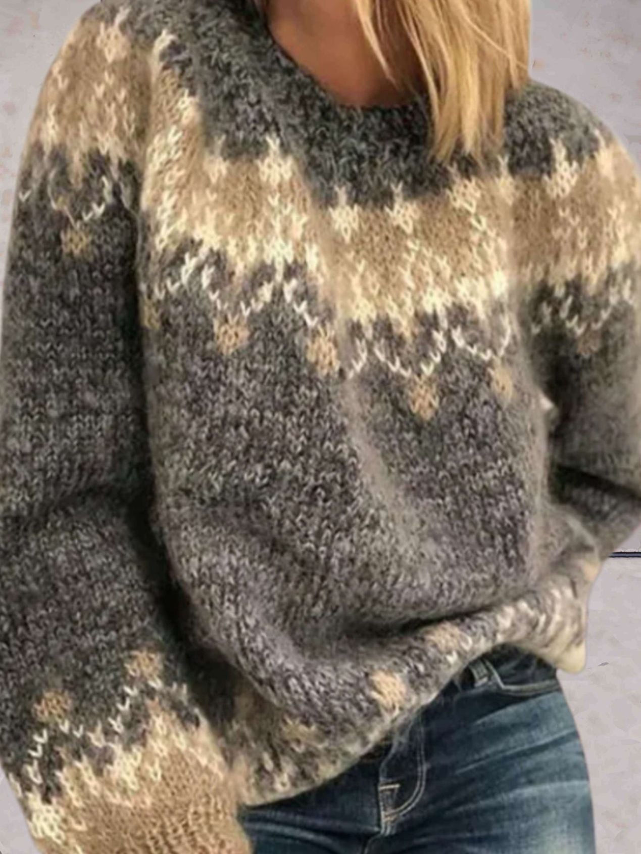 Isla - Classic Knit Sweater with Ribbed Details