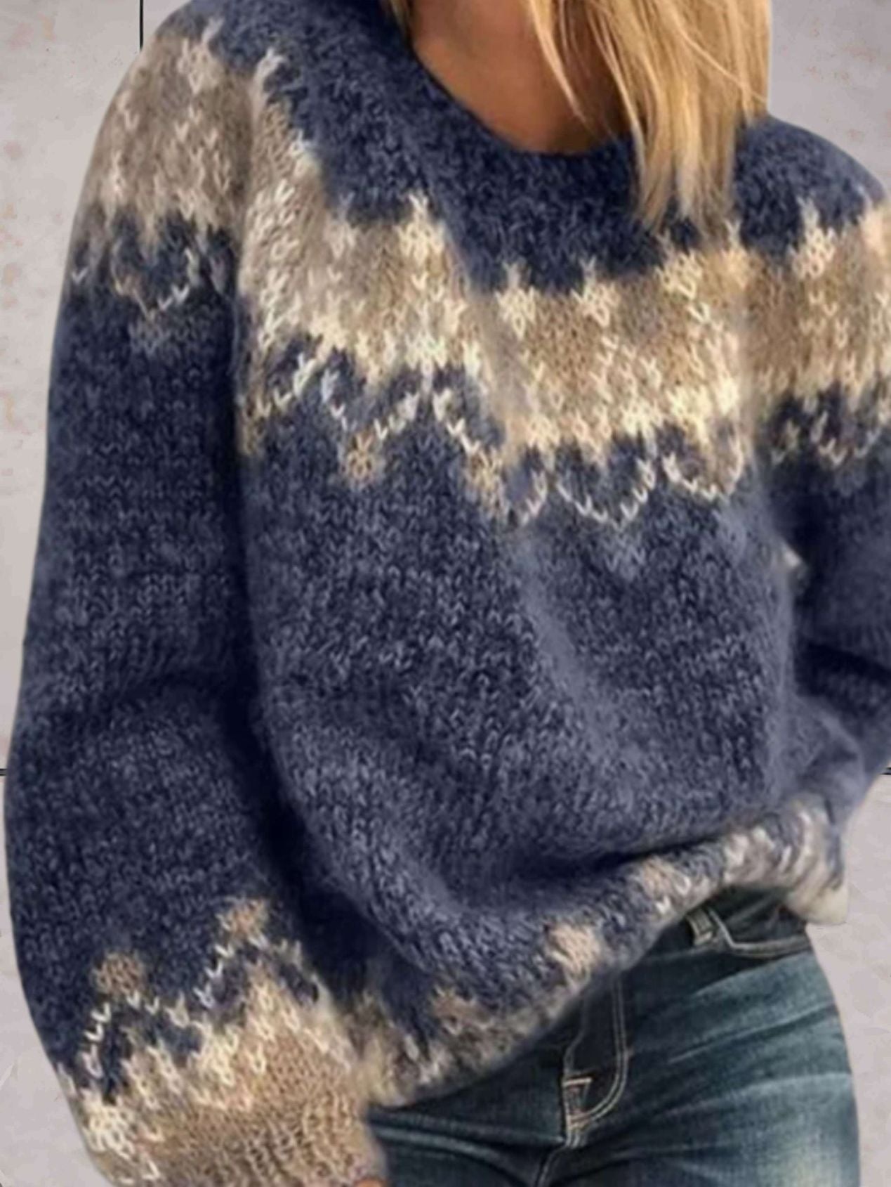 Isla - Classic Knit Sweater with Ribbed Details